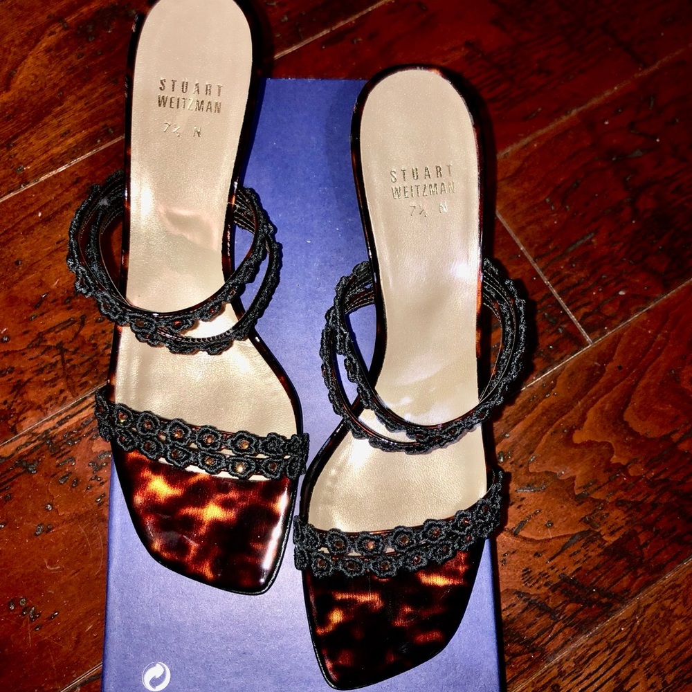 Stuart Weitzman Women's forget me knot cognac heels